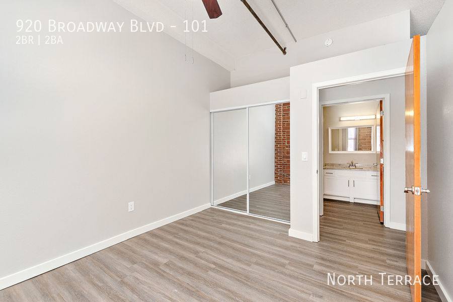 Apartment for rent at 920 Broadway Blvd, Kansas City, MO 64105