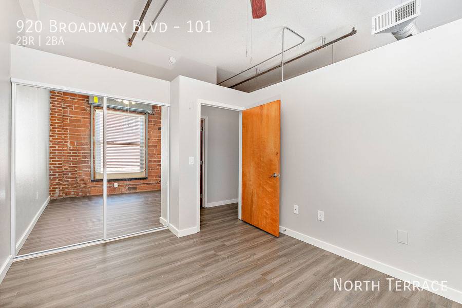 Apartment for rent at 920 Broadway Blvd, Kansas City, MO 64105