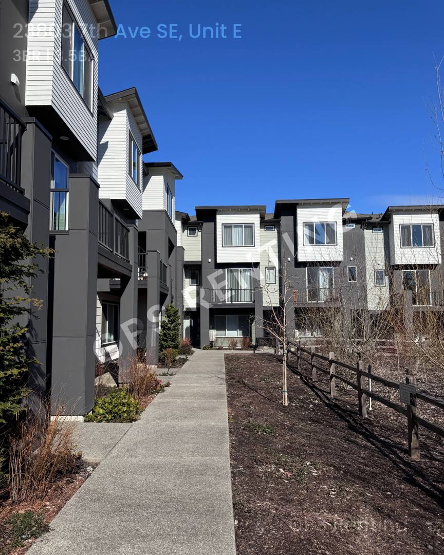Townhouse for rent at 23803 7th Ave SE E, Bothell, WA 98021