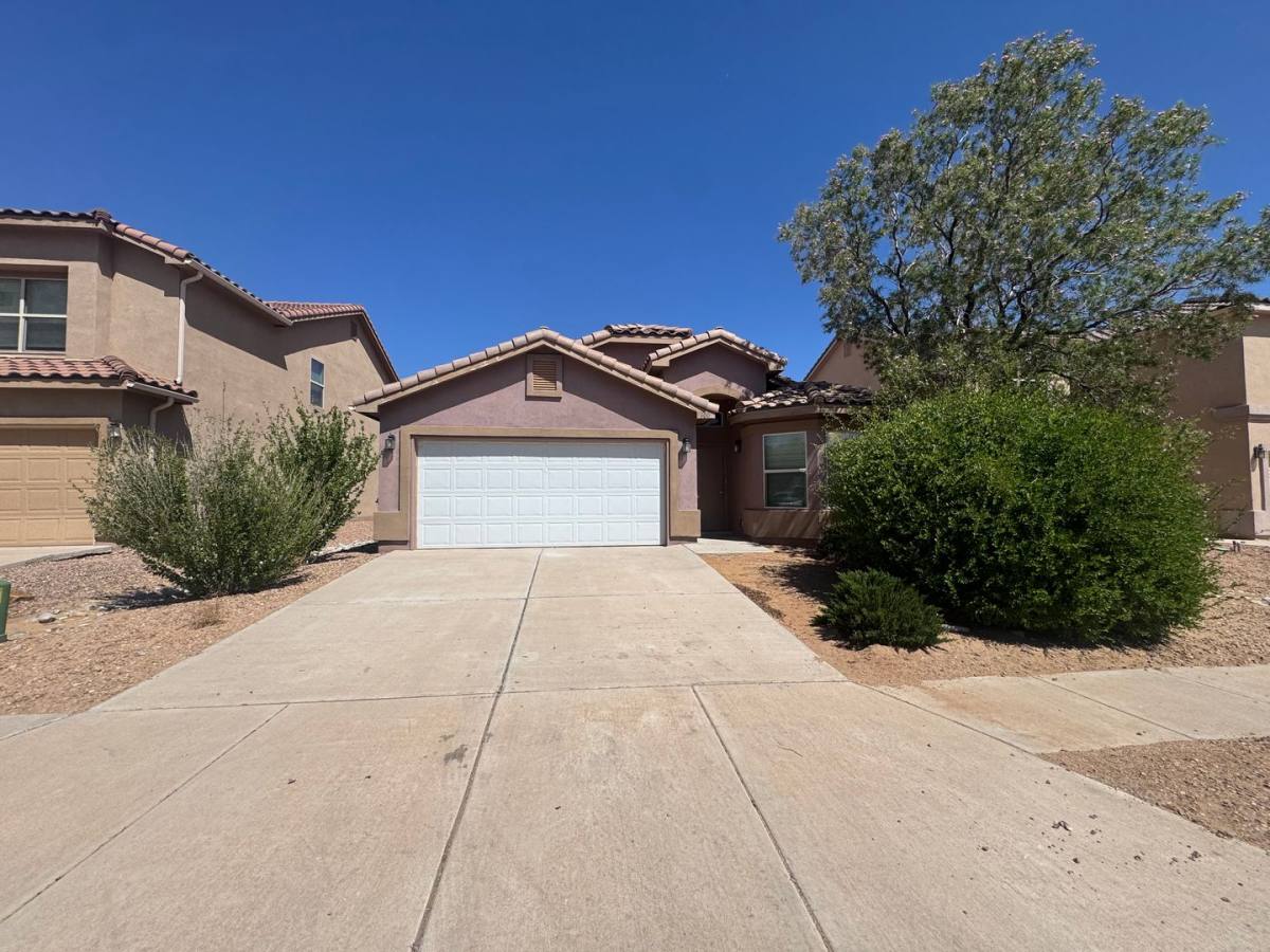 House for rent at 800 Purple Aster Ave SW, Los Lunas, NM 87031