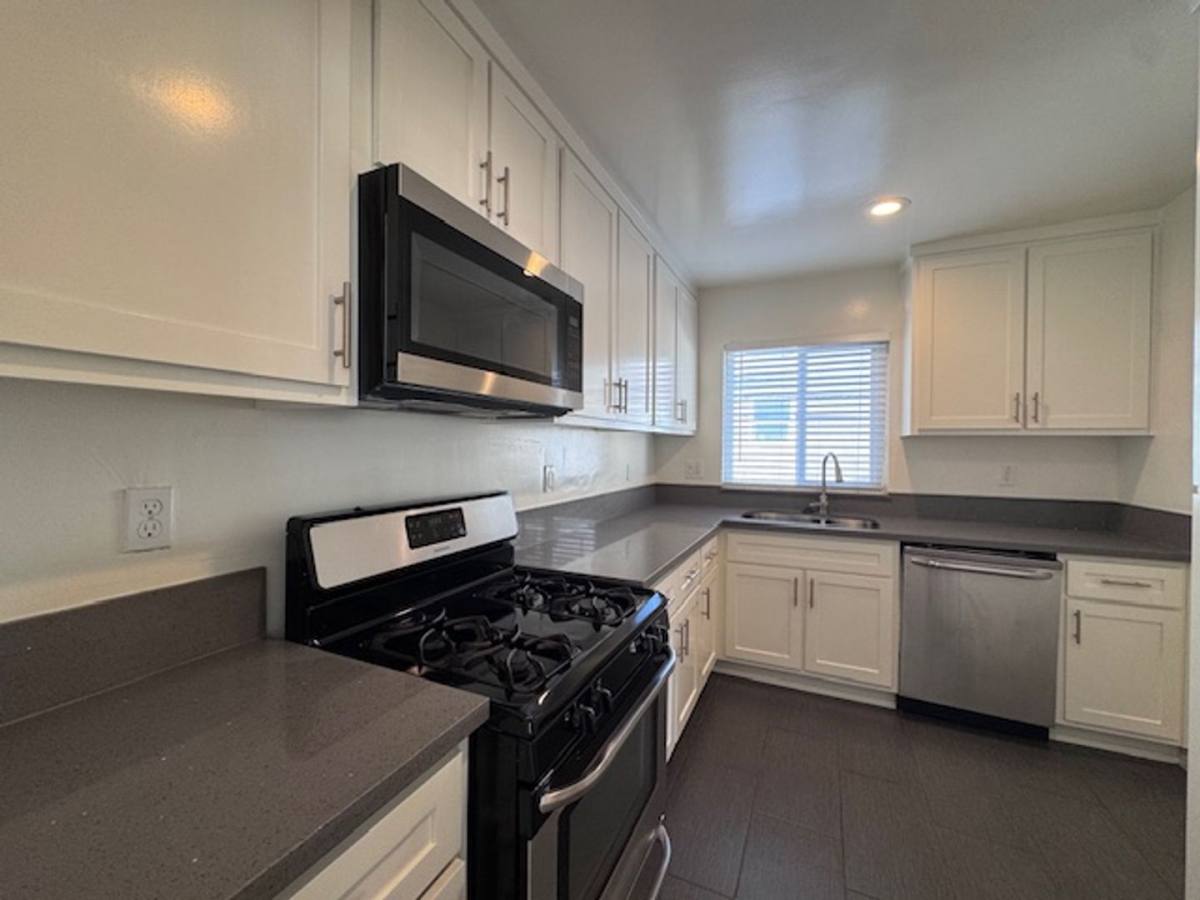 Apartment for rent at 1309 E Appleton, Long Beach, CA 90802