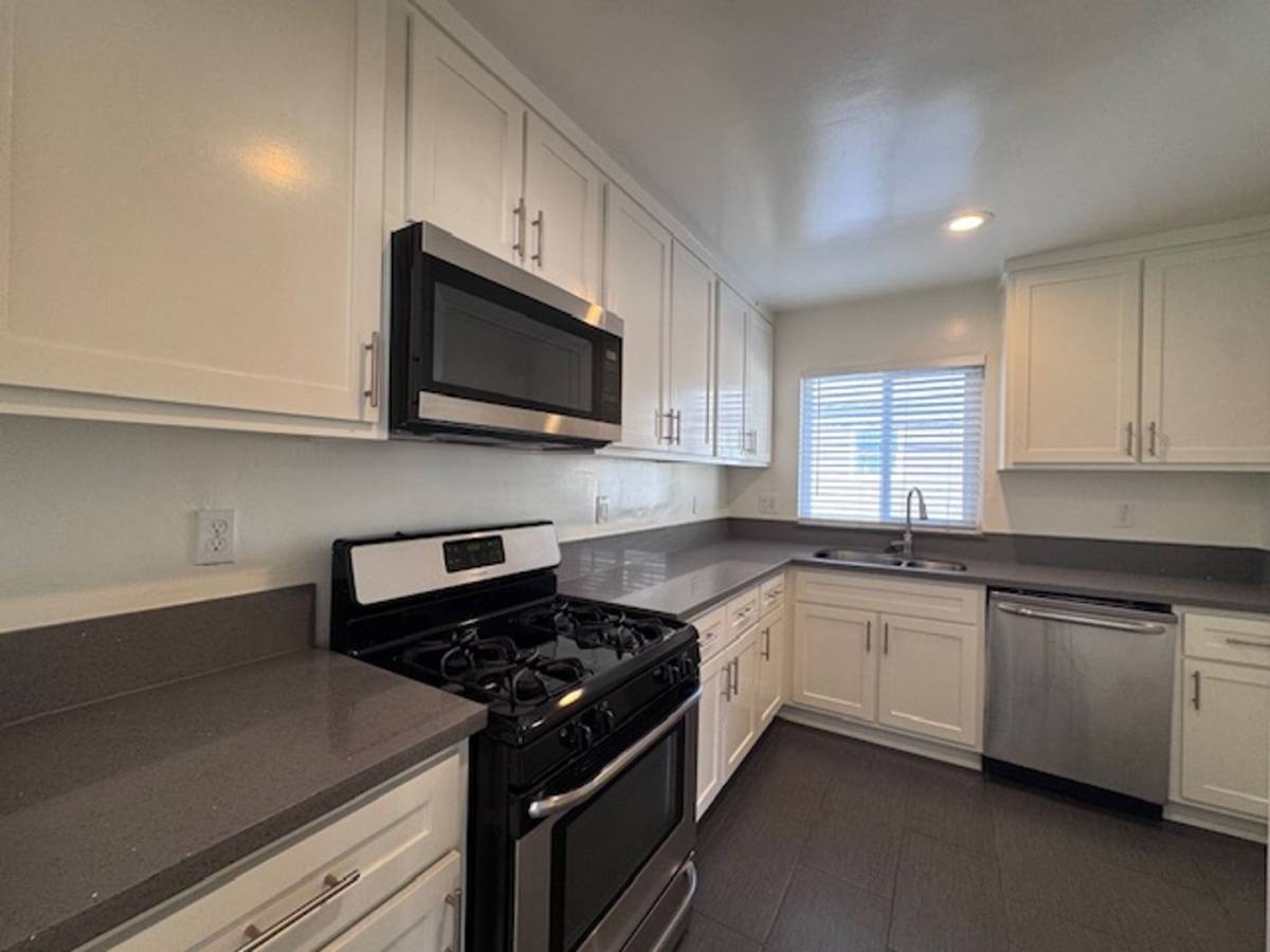 Apartment for rent at 1309 E Appleton, Long Beach, CA 90802