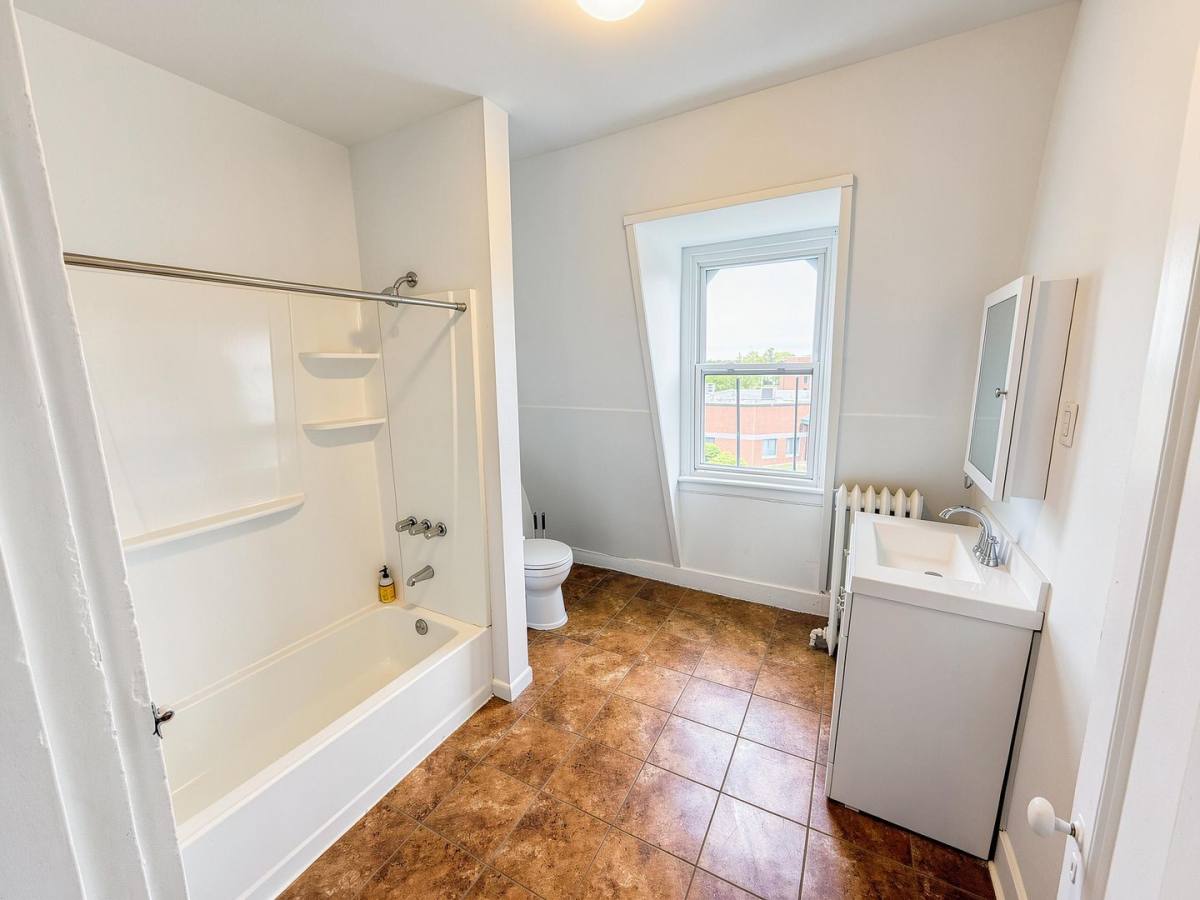 Apartment for rent at 834 Warren St, Hudson, NY 12534