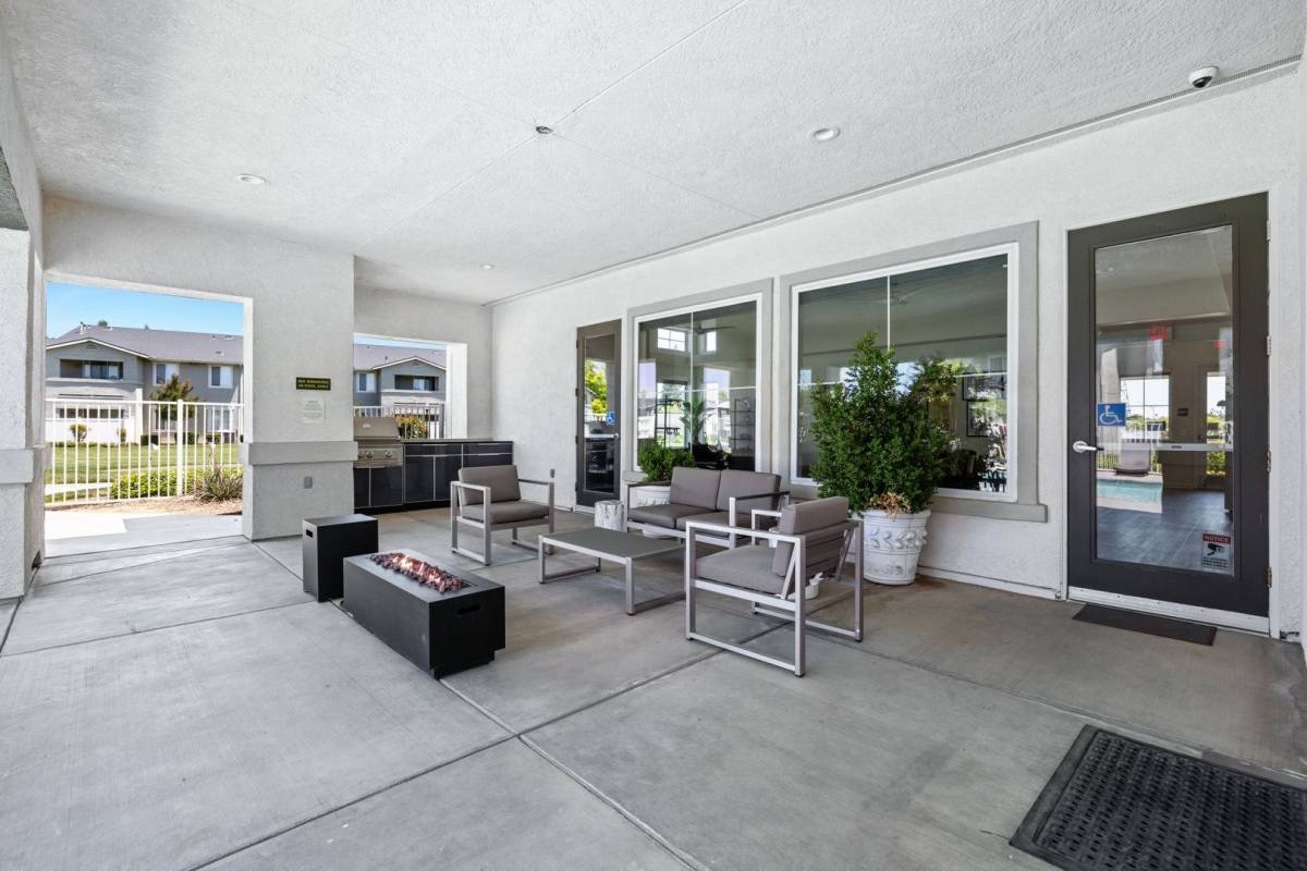 Apartment for rent at 5034 W Bullard Ave, Fresno, CA 93722