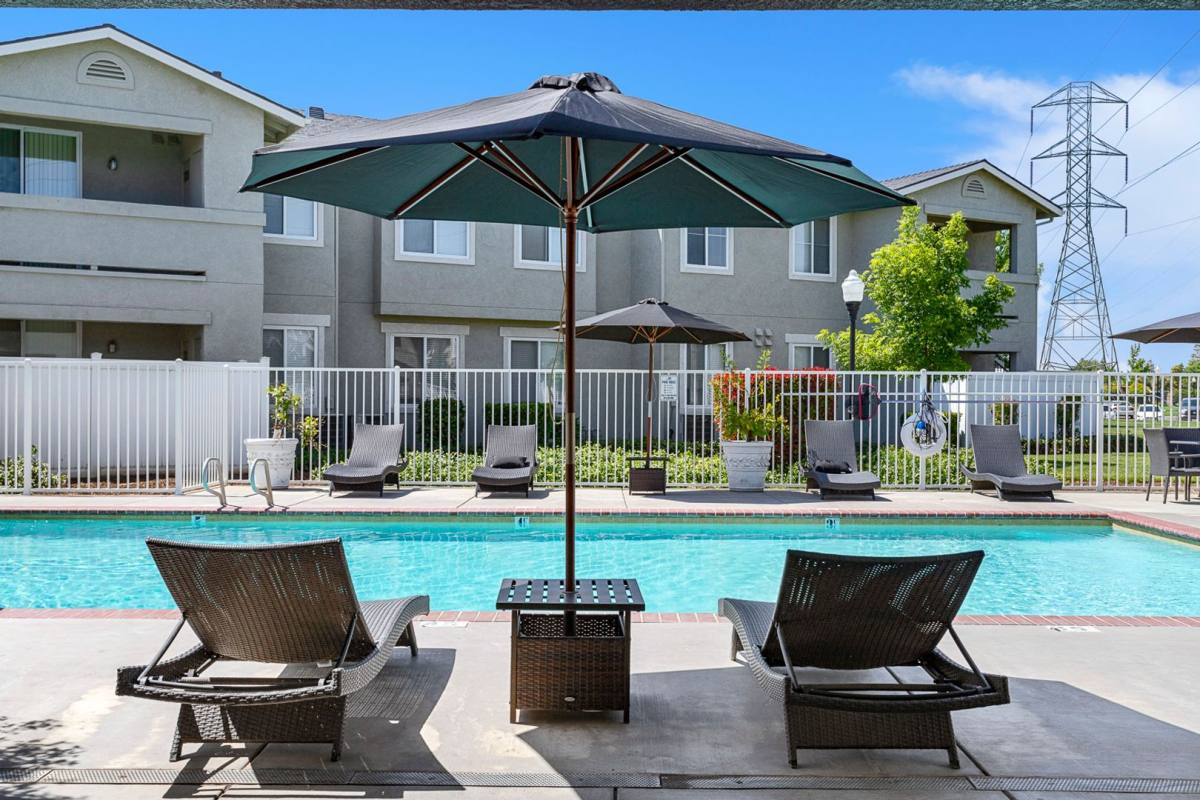 Apartment for rent at 5034 W Bullard Ave, Fresno, CA 93722