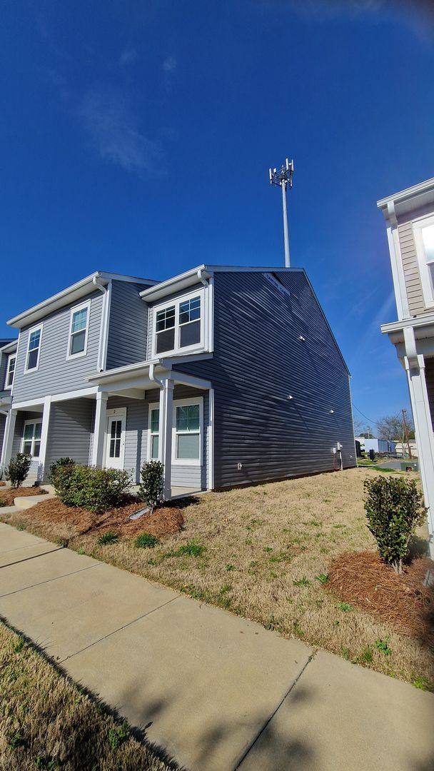 Townhouse for rent at 1211 Pine St #D, Mooresville, NC 28115