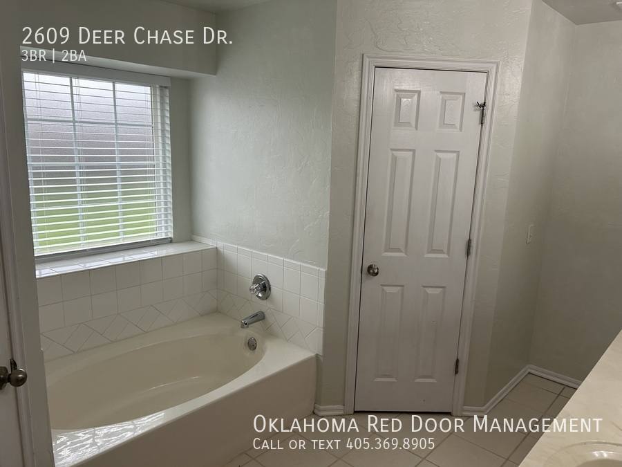House for rent at 2609 Deer Chase Dr, Norman, OK 73071