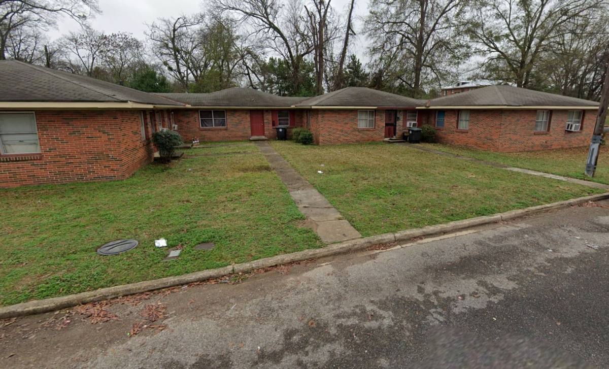 Apartment for rent at 908 9th St SW, Birmingham, AL 35211