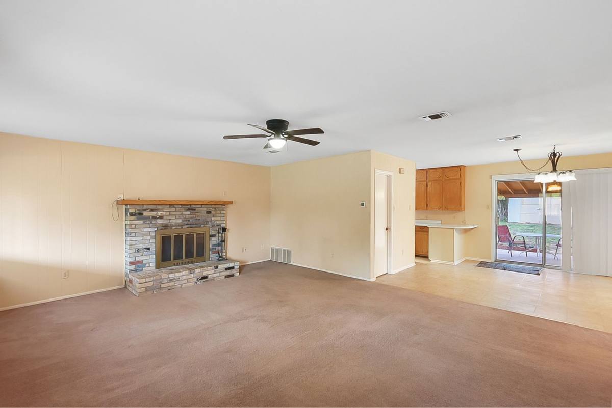 House for rent at 185 Oklahoma Ave, New Braunfels, TX 78130