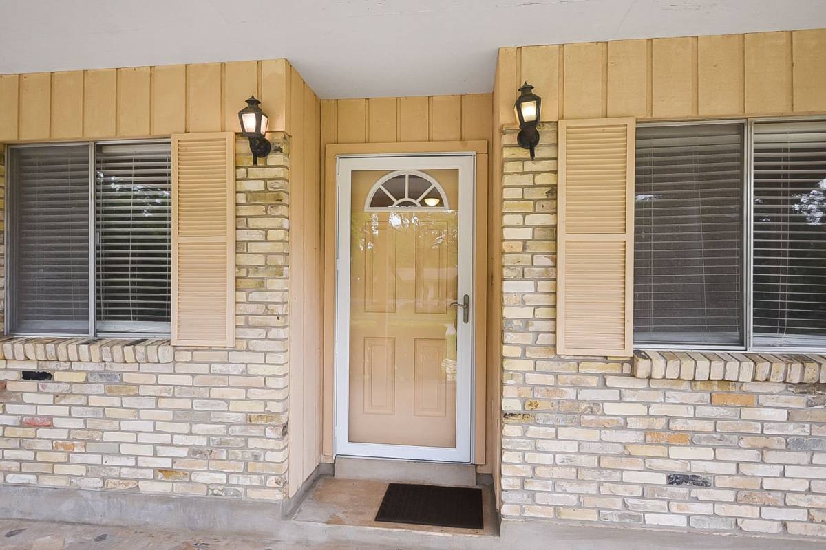 House for rent at 185 Oklahoma Ave, New Braunfels, TX 78130