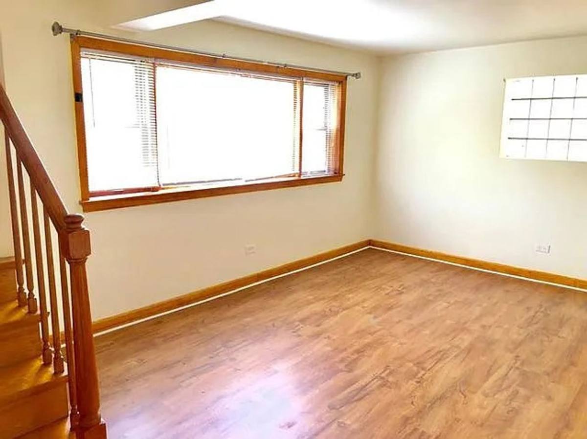 Apartment for rent at 1829 Grove Ave #G, Berwyn, IL 60402