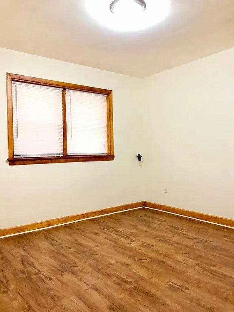 Apartment for rent at 1829 Grove Ave #G, Berwyn, IL 60402