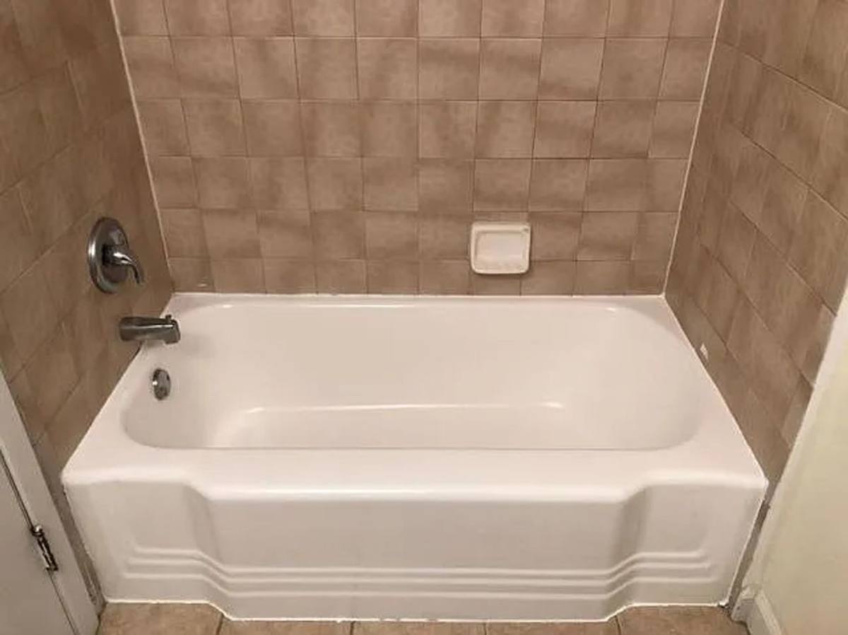 Apartment for rent at 1829 Grove Ave #G, Berwyn, IL 60402