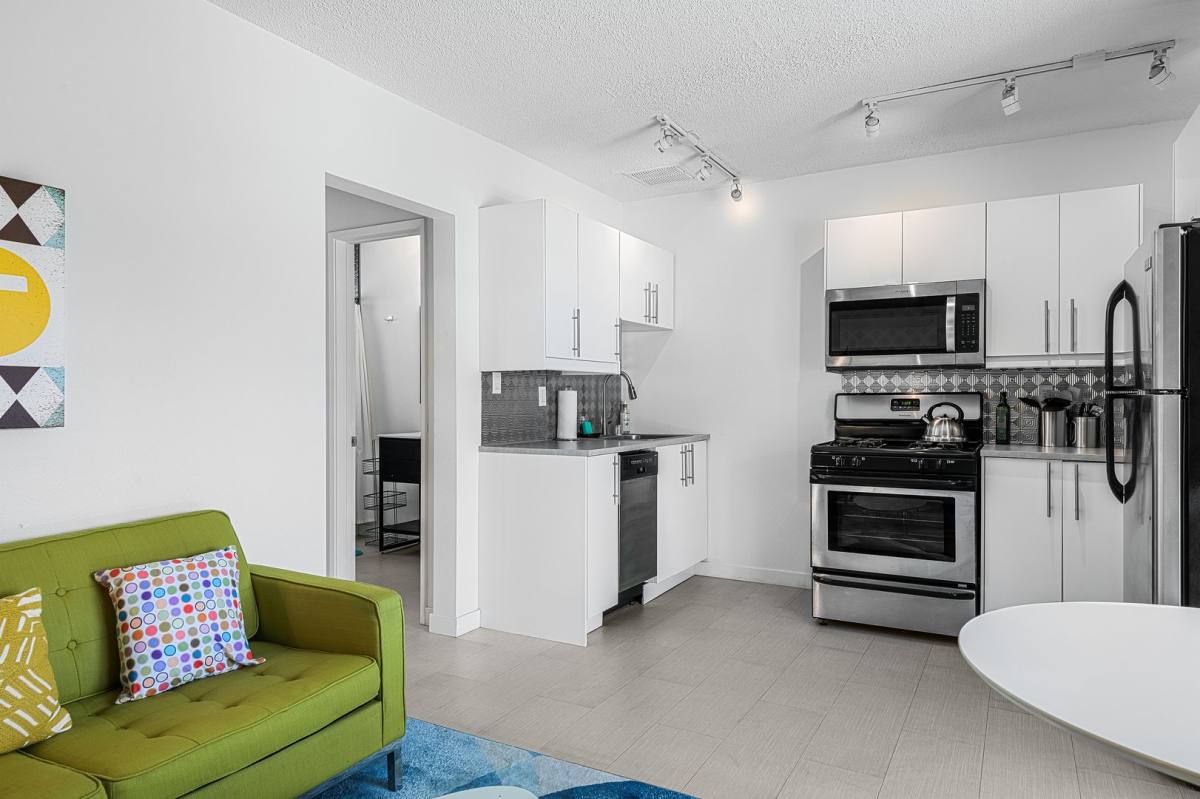 Apartment for rent at 1530 E Palm Canyon Dr, Palm Springs, CA 92264