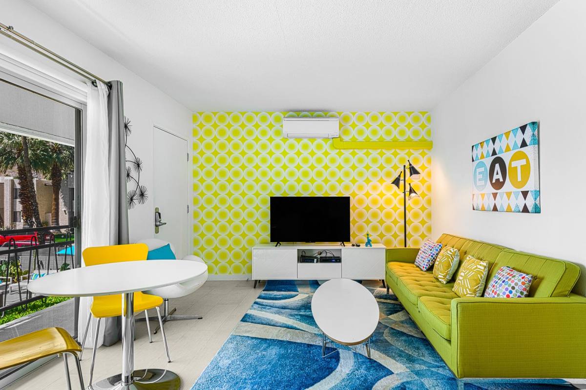 Apartment for rent at 1530 E Palm Canyon Dr, Palm Springs, CA 92264