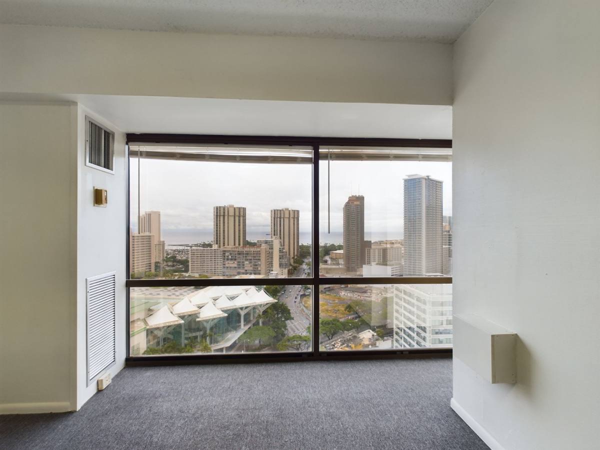 Apartment for rent at 1750 Kalakaua Ave, Honolulu, HI 96826