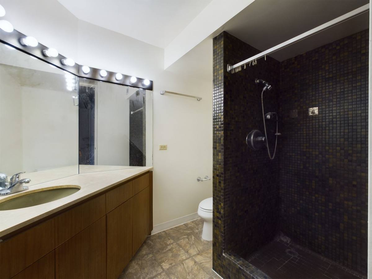 Apartment for rent at 1750 Kalakaua Ave, Honolulu, HI 96826