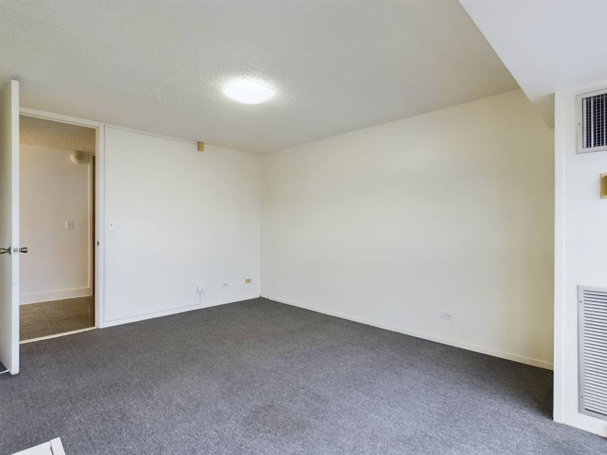 Apartment for rent at 1750 Kalakaua Ave, Honolulu, HI 96826