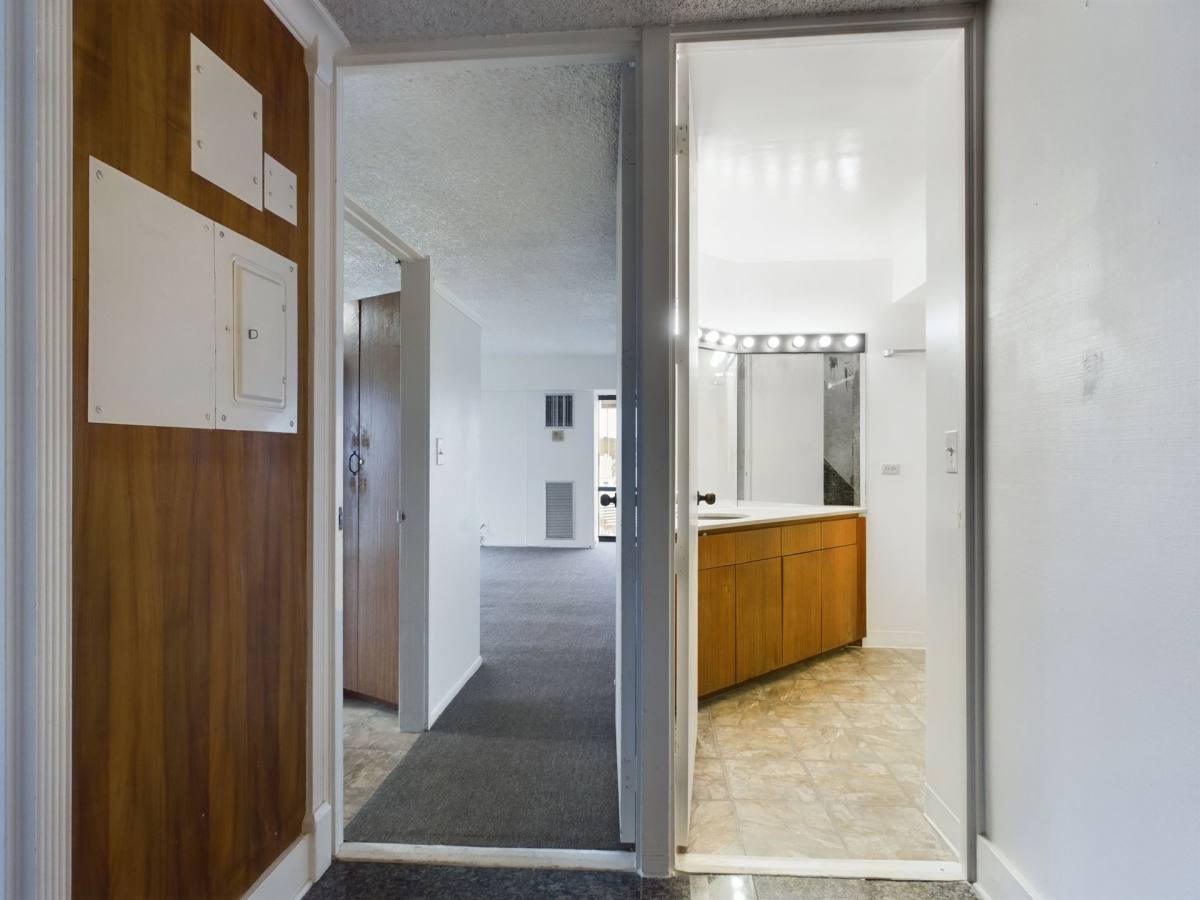 Apartment for rent at 1750 Kalakaua Ave, Honolulu, HI 96826