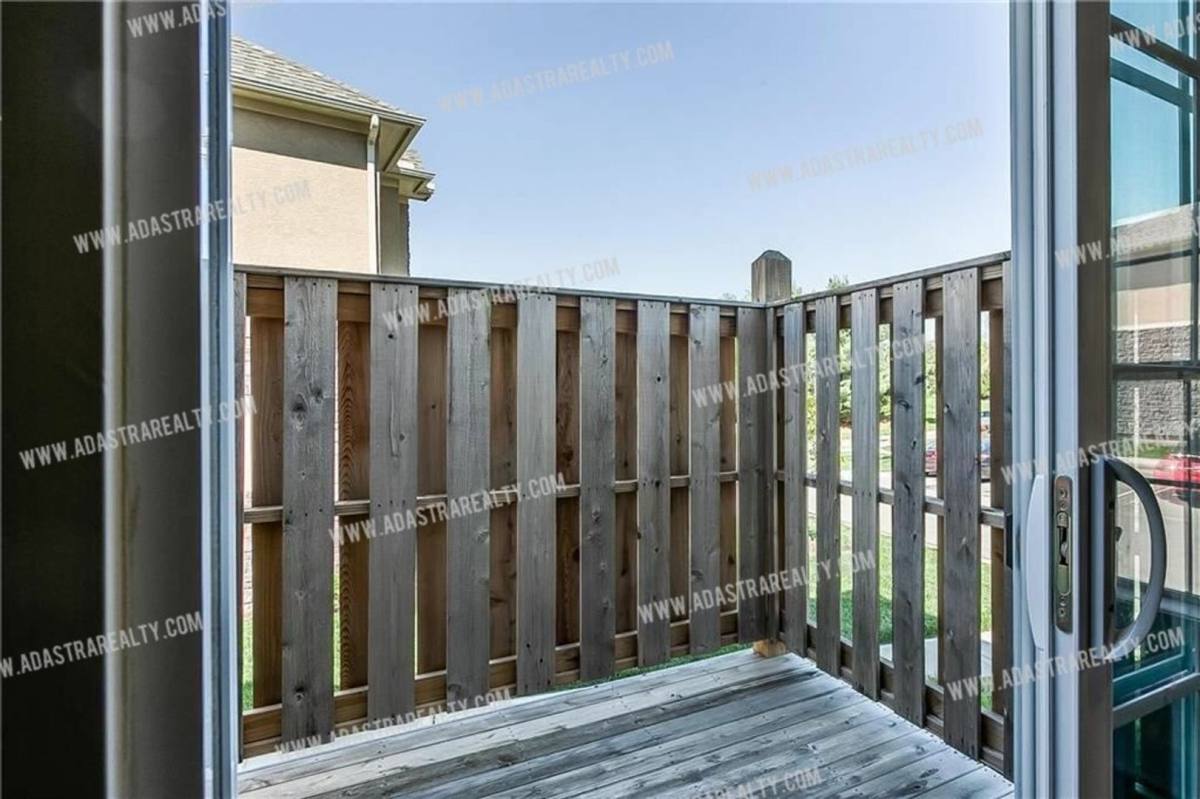 Townhouse for rent at 15852 Valley View Dr, Overland Park, KS 66223