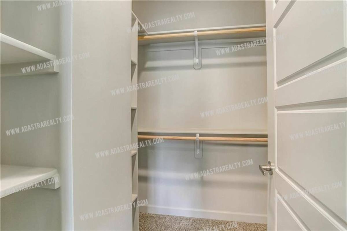 Townhouse for rent at 15852 Valley View Dr, Overland Park, KS 66223