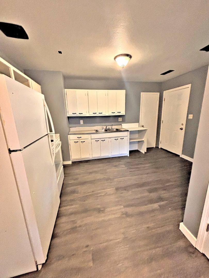 House for rent at 1006 Danville Rd, Decatur, AL 35601