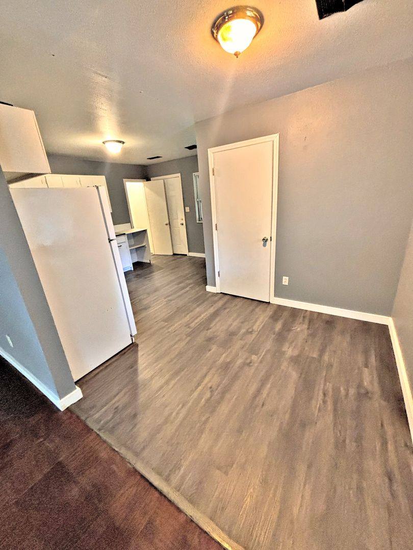 House for rent at 1006 Danville Rd, Decatur, AL 35601