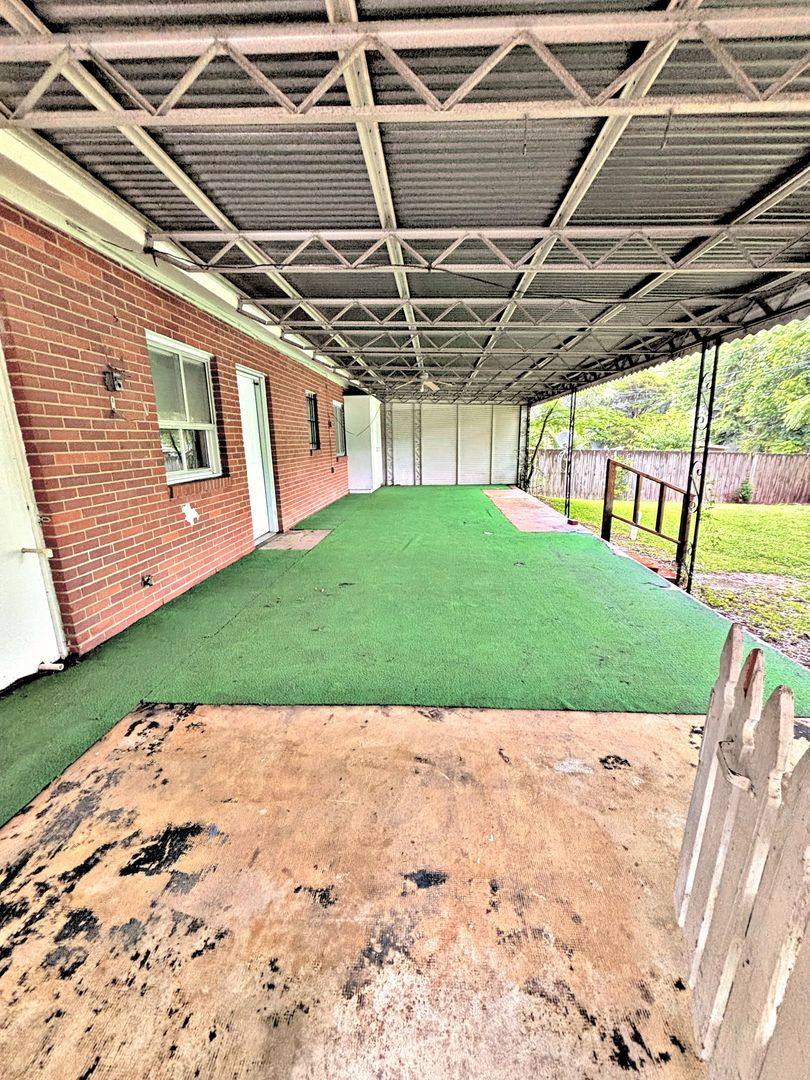 House for rent at 1006 Danville Rd, Decatur, AL 35601