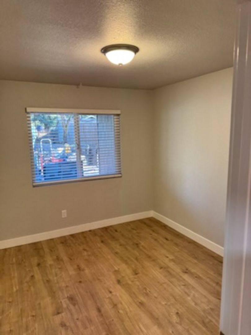 Apartment for rent at 655 Rogue River Highway, Gold Hill, OR 97525
