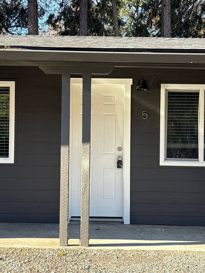 Apartment for rent at 655 Rogue River Highway, Gold Hill, OR 97525