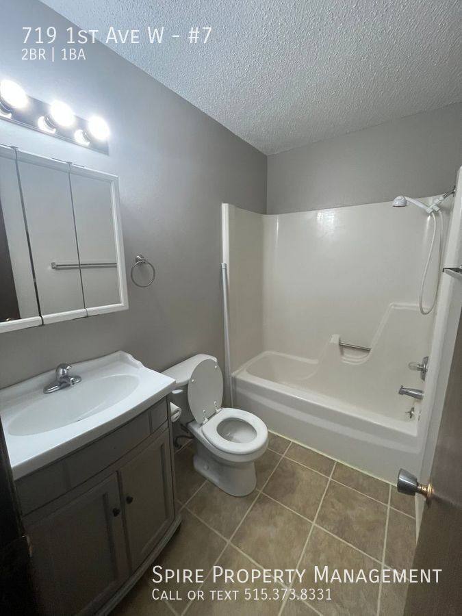 Apartment for rent at 719 1st Ave W #7, Newton, IA 50208