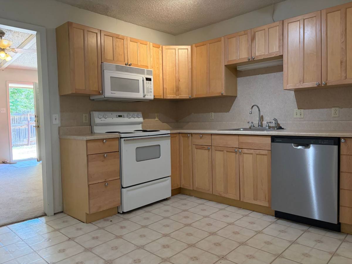 Townhouse for rent at 2419 31st St, Lubbock, TX 79411