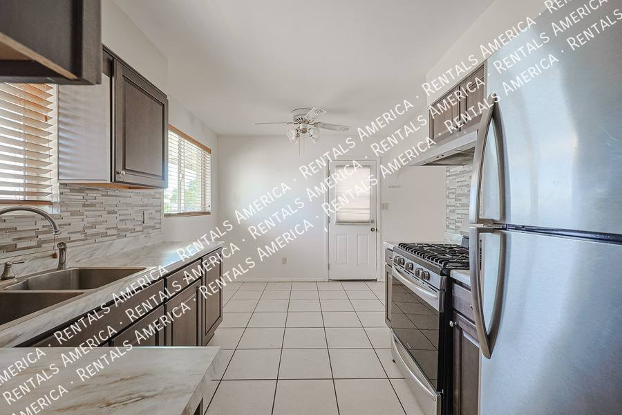 House for rent at 2114 W Myrtle Ave, Phoenix, AZ 85021