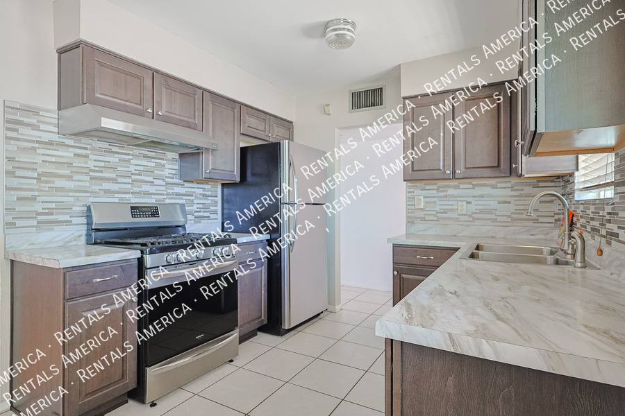 House for rent at 2114 W Myrtle Ave, Phoenix, AZ 85021