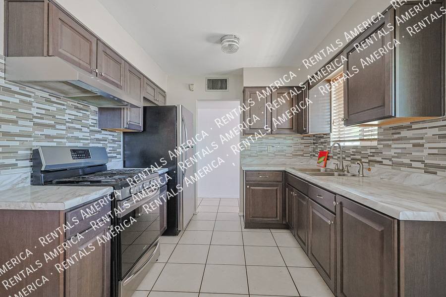 House for rent at 2114 W Myrtle Ave, Phoenix, AZ 85021