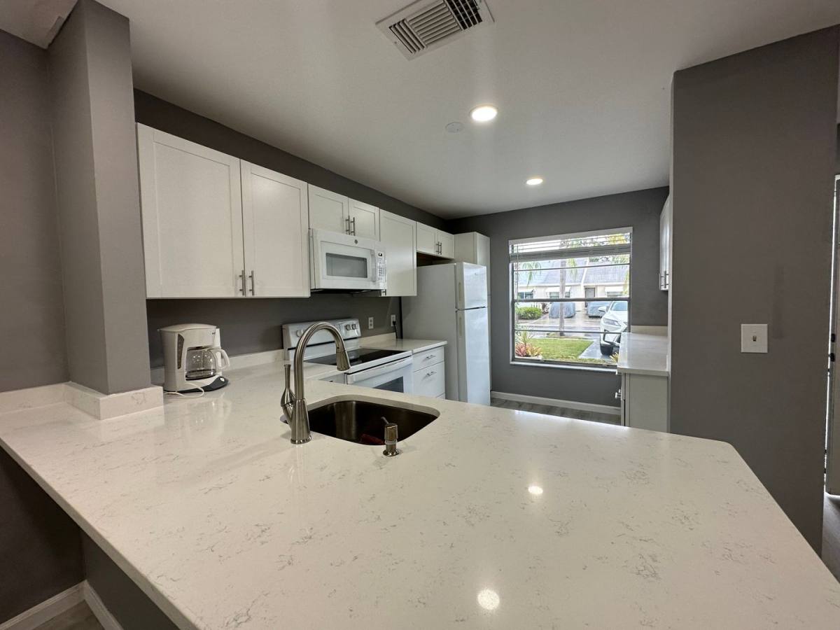 Townhouse for rent at 139 Deerfield Court, Jupiter, FL 33458