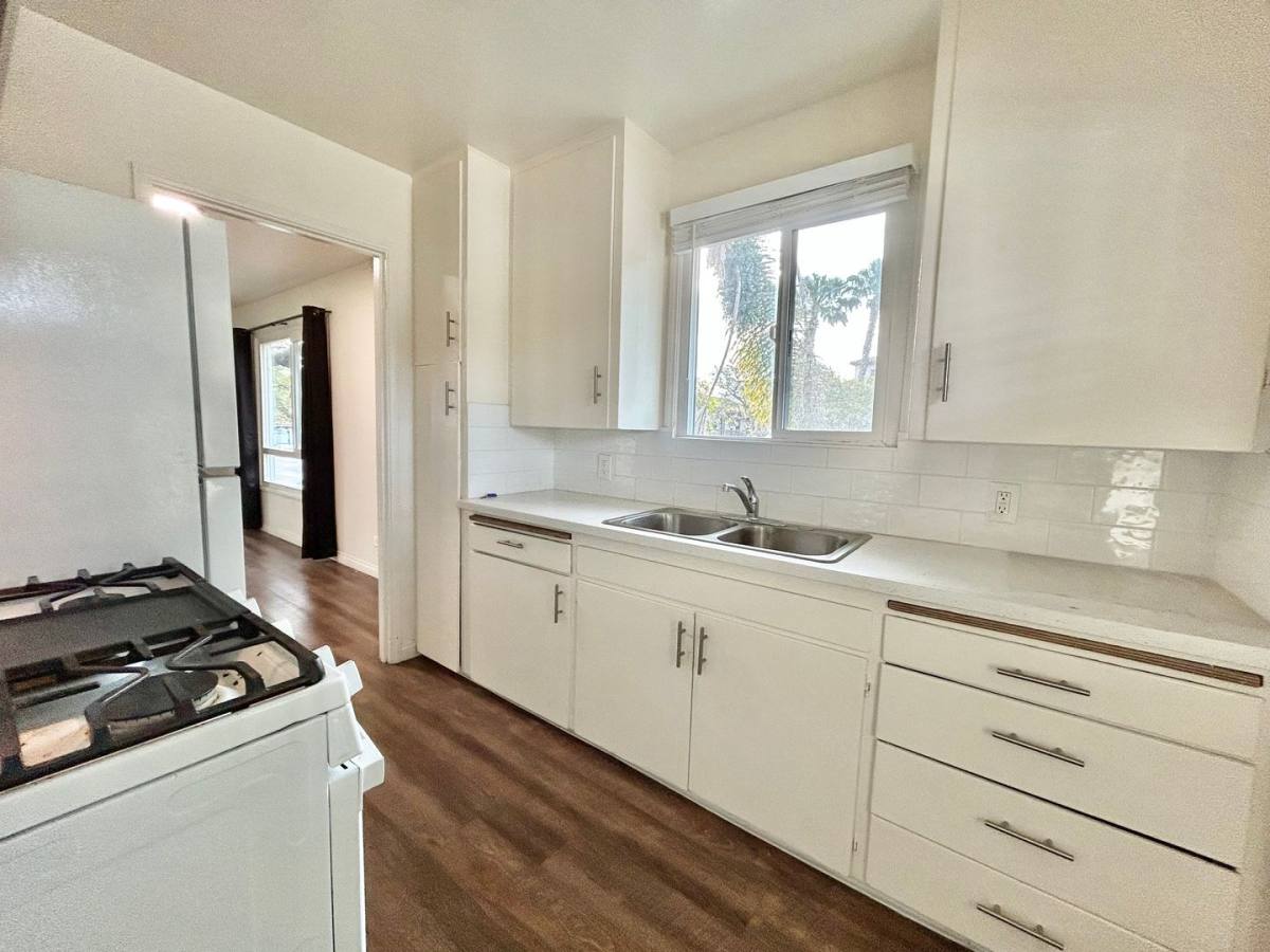Apartment for rent at 318 W Carrillo St, Santa Barbara, CA 93101