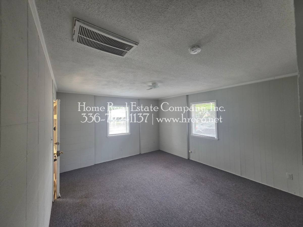 Apartment for rent at 921 Taft St, Winston Salem, NC 27105
