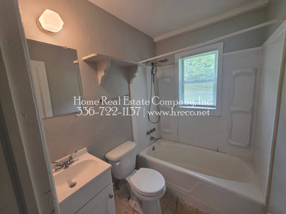 Apartment for rent at 921 Taft St, Winston Salem, NC 27105