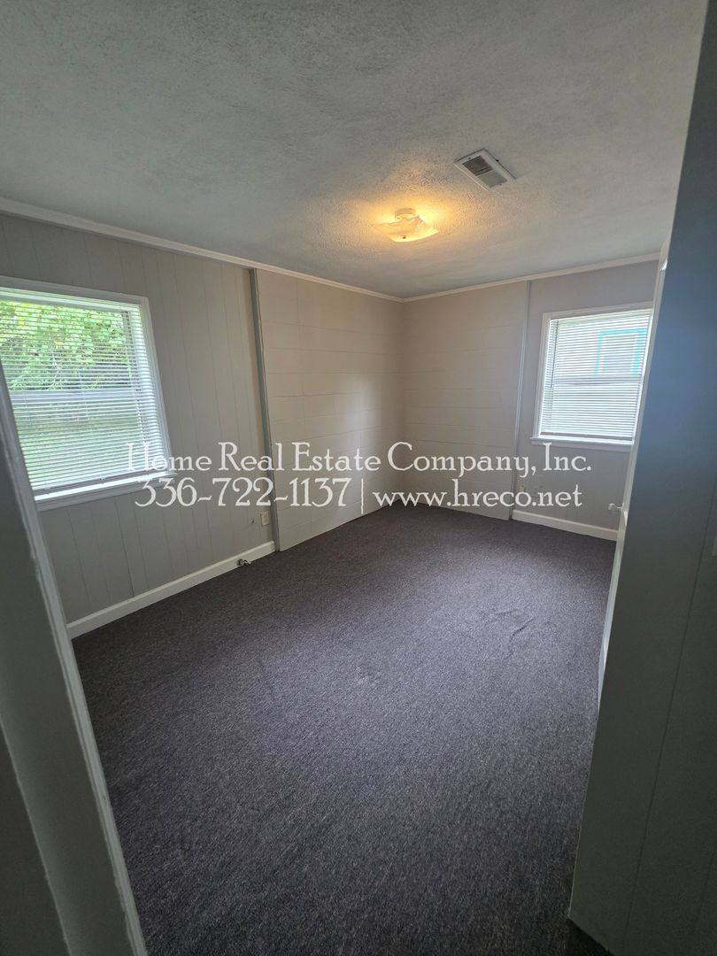 Apartment for rent at 921 Taft St, Winston Salem, NC 27105