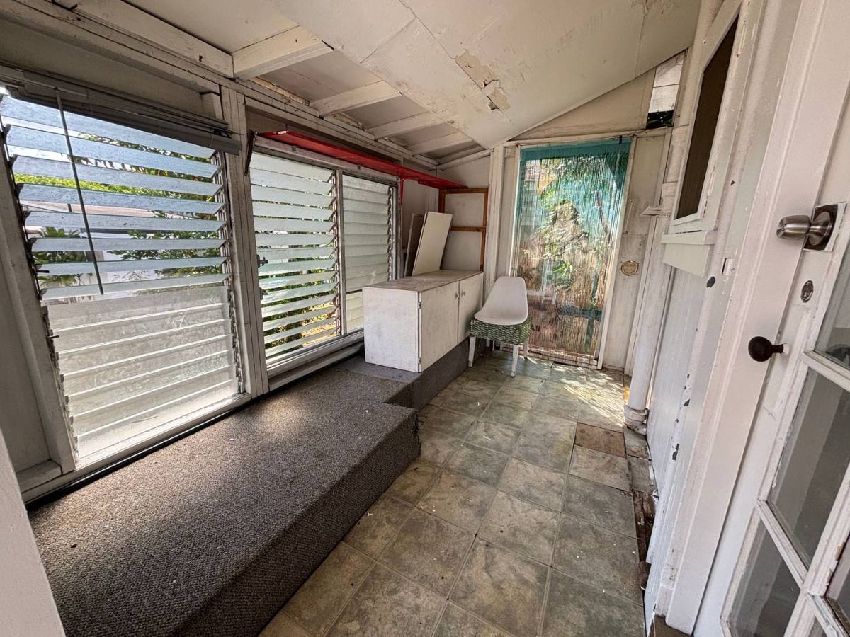 Apartment for rent at 1003 3rd Ave, Honolulu, HI 96816