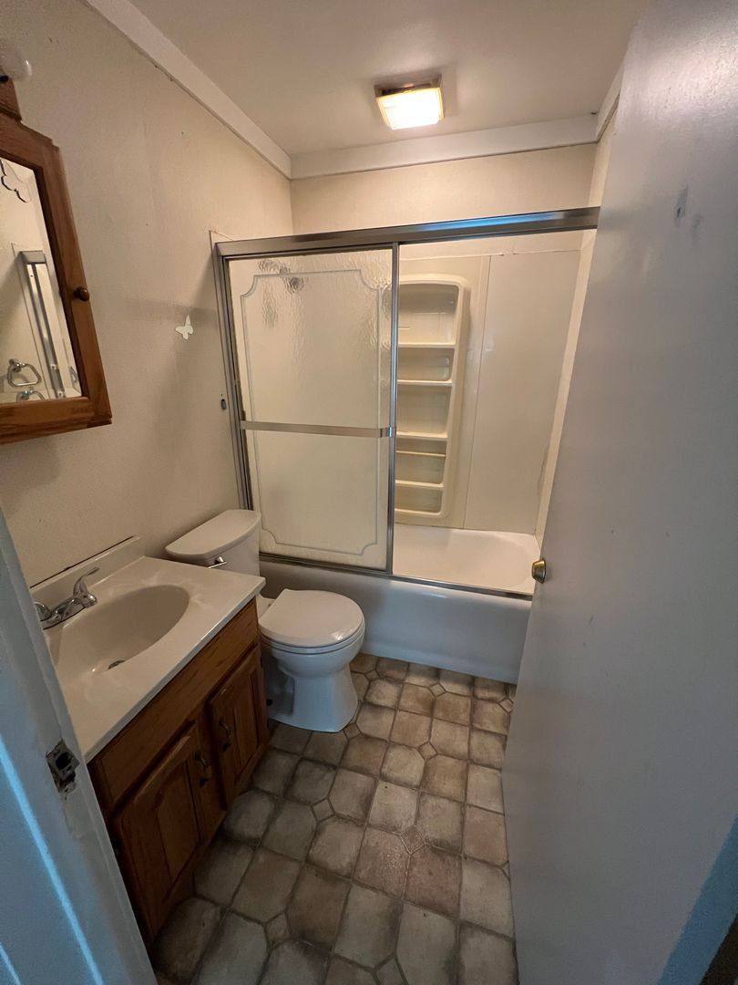 Apartment for rent at 436 W Cook, Springfield, IL 62704