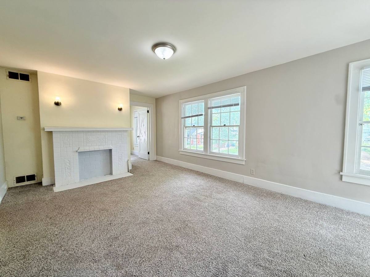 Apartment for rent at 436 W Cook, Springfield, IL 62704