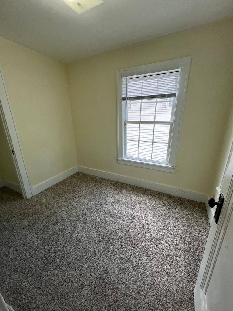Apartment for rent at 436 W Cook, Springfield, IL 62704