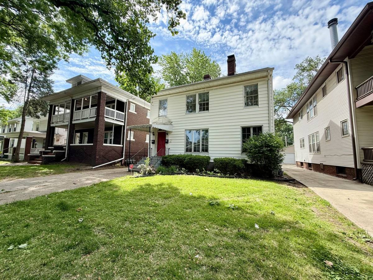 Apartment for rent at 436 W Cook, Springfield, IL 62704