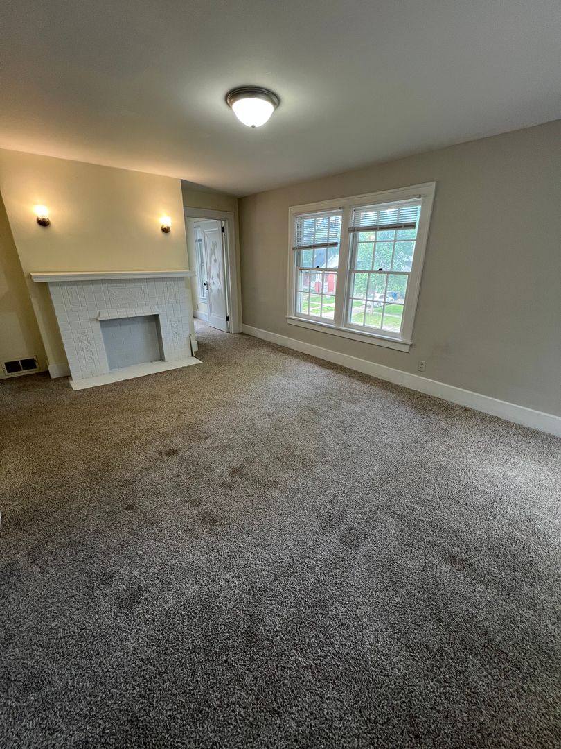Apartment for rent at 436 W Cook, Springfield, IL 62704