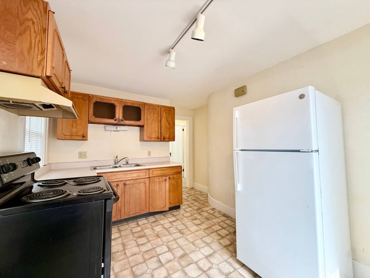 Apartment for rent at 436 W Cook, Springfield, IL 62704
