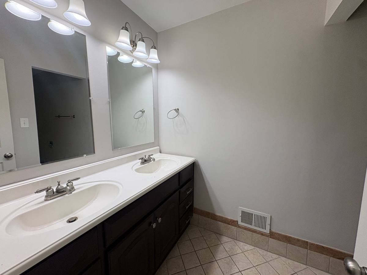 House for rent at 1 Dellwood Dr, Greenville, SC 29609