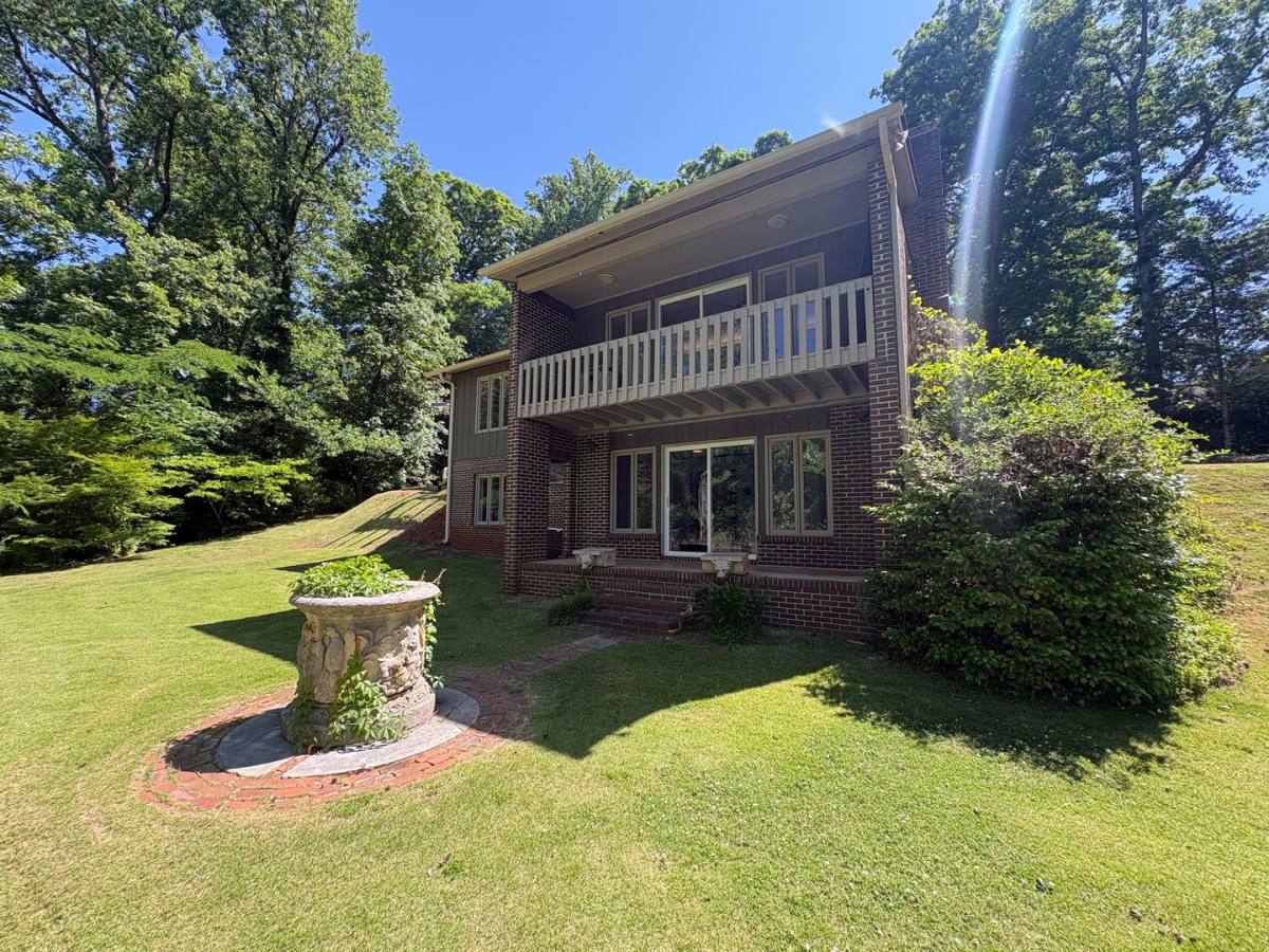 House for rent at 1 Dellwood Dr, Greenville, SC 29609
