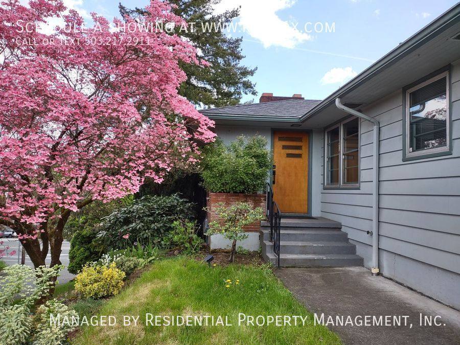 Townhouse for rent at 4434 SW Valona Way, Portland, OR 97219